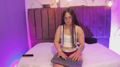 Kate online show from October 2025 07:24:01 PM