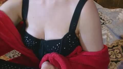 Snapshot of kitty_crystal_ chatting on November 2025 07:45:02 PM Kitti online show from November 2025 07:45:02 PM