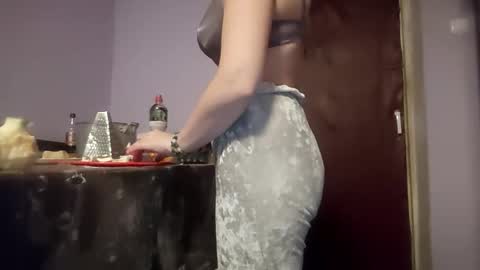 Snapshot of kitty_crystal_ chatting on November 2025 03:33:02 PM Kitti online show from November 2025 03:33:02 PM