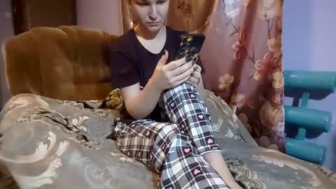 Snapshot of kitty_crystal_ chatting on December 2025 06:54:02 AM Kitti online show from December 2025 06:54:02 AM