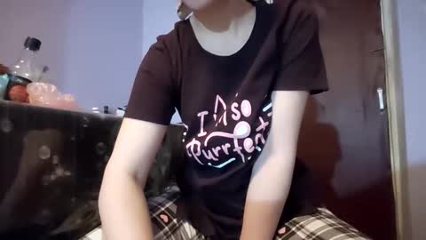 Snapshot of kitty_crystal_ chatting on December 2025 08:02:01 PM Kitti online show from December 2025 08:02:01 PM