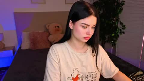 kitty_cut1ee_ online show from April 2026 07:03:02 AM