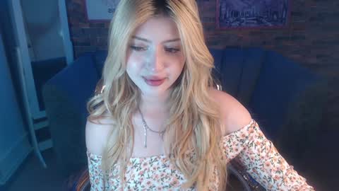 kitty_fox_b online show from December 2024 03:55:01 PM