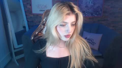 kitty_fox_b online show from January 2025 01:53:01 AM