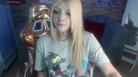 kitty_fox_b online show from February 2025 10:58:01 PM