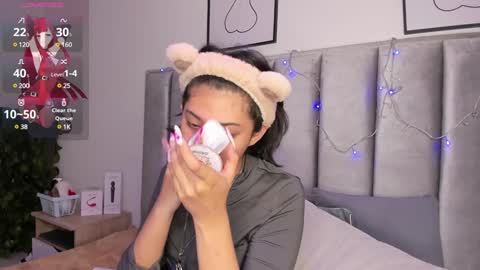 Snapshot of kitty_gang chatting on January 2025 02:32:02 AM Camila online show from January 2025 02:32:02 AM