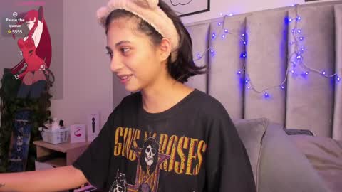 Snapshot of kitty_gang chatting on January 2025 02:21:02 AM Camila online show from January 2025 02:21:02 AM