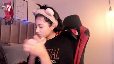 Snapshot of kitty_gang chatting on March 2025 02:41:02 AM Camila online show from March 2025 02:41:02 AM