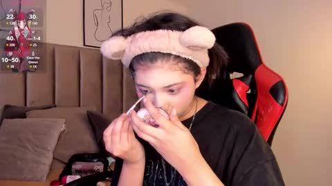 Snapshot of kitty_gang chatting on March 2025 02:43:02 AM Camila online show from March 2025 02:43:02 AM