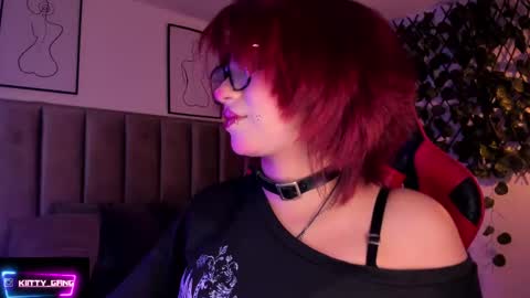 Snapshot of kitty_gang chatting on September 2025 02:33:01 AM Camila online show from September 2025 02:33:01 AM