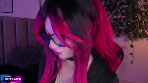 Snapshot of kitty_gang chatting on September 2025 02:49:01 AM Camila online show from September 2025 02:49:01 AM