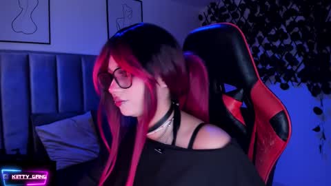 Snapshot of kitty_gang chatting on October 2025 03:06:02 AM Camila online show from October 2025 03:06:02 AM