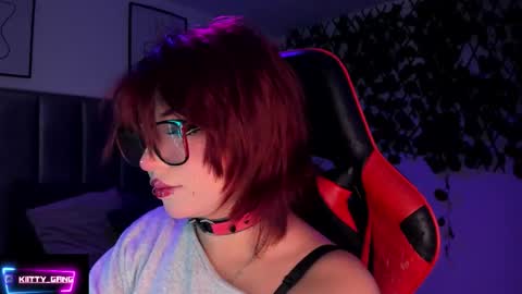 Snapshot of kitty_gang chatting on October 2025 02:01:02 AM Camila online show from October 2025 02:01:02 AM