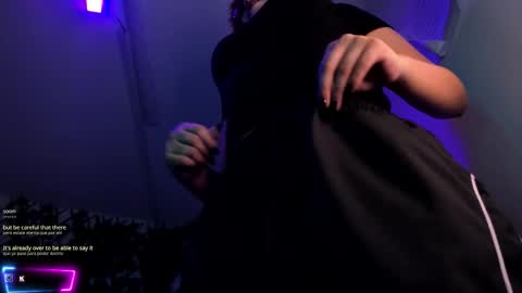 Snapshot of kitty_gang chatting on October 2025 02:01:02 AM Camila online show from October 2025 02:01:02 AM