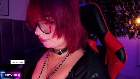 Snapshot of kitty_gang chatting on October 2025 02:22:02 AM Camila online show from October 2025 02:22:02 AM