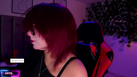 Snapshot of kitty_gang chatting on October 2025 02:08:01 AM Camila online show from October 2025 02:08:01 AM