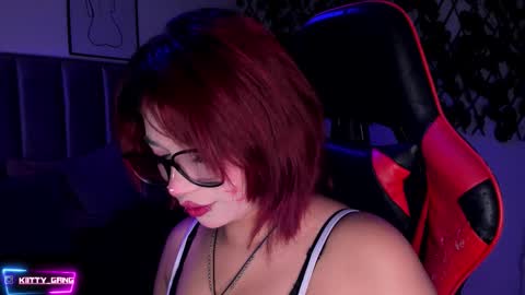 Snapshot of kitty_gang chatting on November 2025 02:21:01 AM Camila online show from November 2025 02:21:01 AM