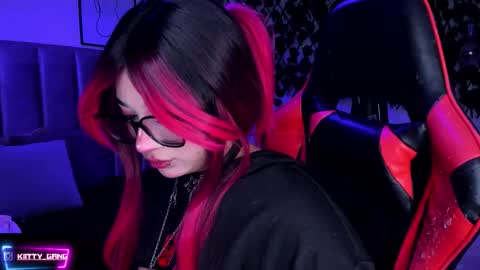 Snapshot of kitty_gang chatting on December 2025 02:28:02 AM Camila online show from December 2025 02:28:02 AM