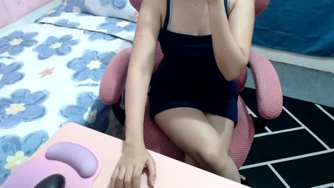 Snapshot of kitty_kity chatting on April 2026 06:19:01 AM Kate online show from April 2026 06:19:01 AM