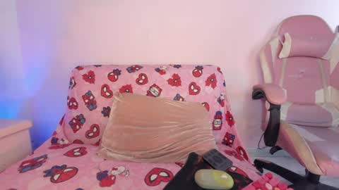 kitty_kryss online show from May 2026 07:08:02 PM