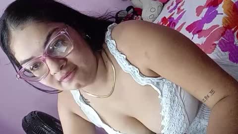 Snapshot of kitty_pink8 chatting on December 2025 03:34:01 AM kitty_pink8 online show from December 2025 03:34:01 AM