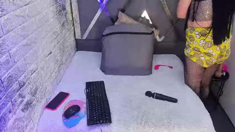 kitty_small69 online show from May 2026 02:11:01 PM