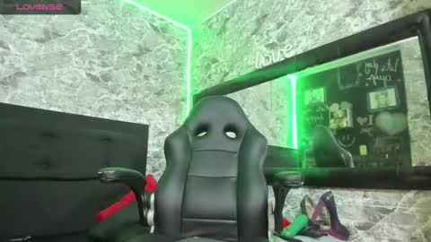 Cata Moon online show from November 2025 08:19:01 PM