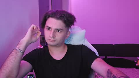 Eliz online show from December 2025 08:59:01 PM