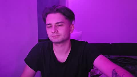 Eliz online show from December 2025 12:07:02 AM