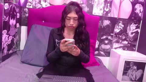 Kitty  online show from March 2026 06:44:01 PM