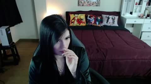 Isabel online show from April 2026 12:19:01 AM