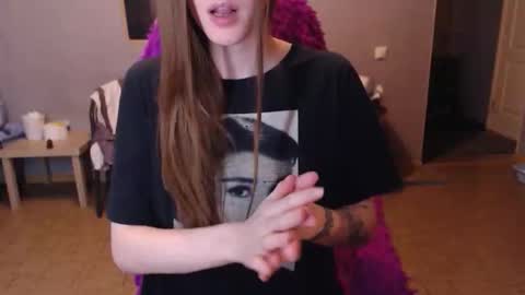 Snapshot of kittylovemoon chatting on April 2026 07:58:01 PM KittyloveMoon online show from April 2026 07:58:01 PM