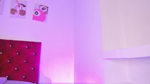 Snapshot of kittystar18 chatting on June 2026 06:34:01 PM kitty online show from June 2026 06:34:01 PM