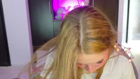  K I T T  Y  online show from May 2026 02:33:01 PM