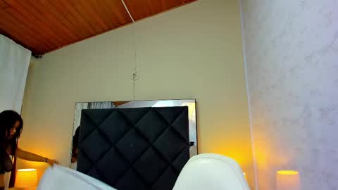 Snapshot of kittyy_babee chatting on October 2025 11:18:01 AM kitty online show from October 2025 11:18:01 AM