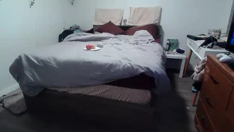 Kittyymaze online show from December 2025 04:03:02 PM