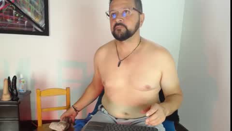 Klarck  online show from March 2025 04:06:02 PM