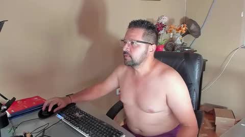 Klarck  online show from October 2025 08:41:01 PM