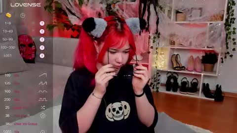 Klee online show from October 2025 04:42:01 AM