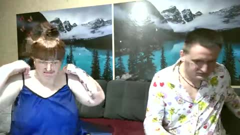 Kleosnow online show from April 2026 06:25:01 PM