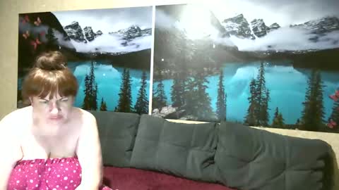 Kleosnow online show from May 2026 09:00:02 PM