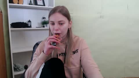 klerkarina online show from February 2025 06:20:01 AM