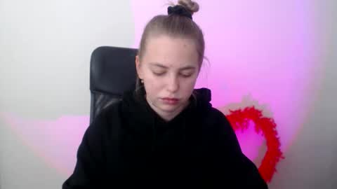 klerkarina online show from October 2025 05:41:01 AM