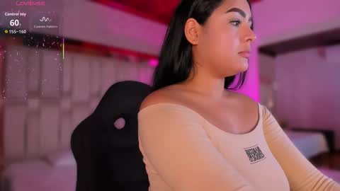   online show from December 2025 09:00:01 PM