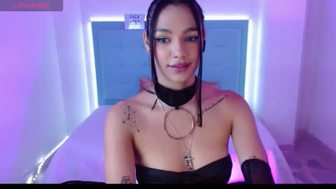 Snapshot of kloe_watson chatting on December 2025 06:35:02 PM Kloe Watson online show from December 2025 06:35:02 PM