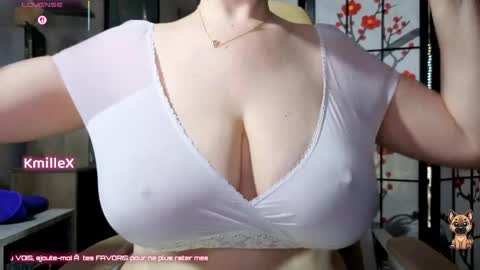 KmilleX online show from May 2026 06:21:01 AM