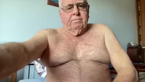 Aussiedude online show from October 2025 10:06:02 PM