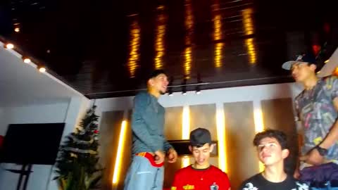 Snapshot of kobayaske chatting on December 2025 04:45:02 PM kobayaske online show from December 2025 04:45:02 PM