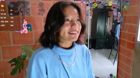 Snapshot of komatsu_ chatting on March 2025 08:10:02 PM Komatsu Lilith online show from March 2025 08:10:02 PM