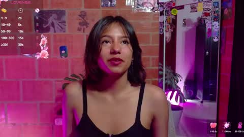 Snapshot of komatsu_ chatting on March 2025 07:21:02 PM Komatsu Lilith online show from March 2025 07:21:02 PM